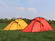 居心地のよい屋外のキャンプ テント オレンジPU8000mmは360TナイロンRipstopアルミニウム フレームのおおいに塗った サプライヤー